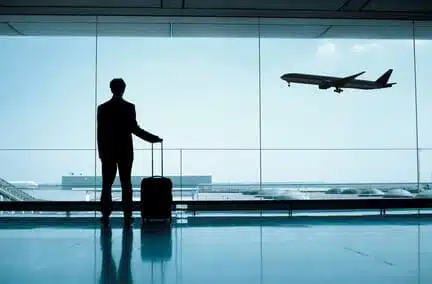Avion : réserver un billet plus tôt garantit-il vraiment les meilleurs tarifs ?