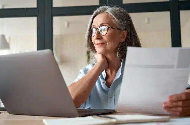 Seniors : le gouvernement mise sur des mesures chocs pour relancer le marché