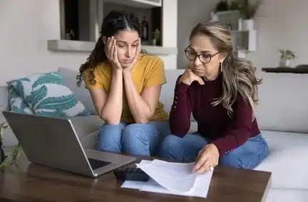 Épargne : les Français économisent record, mais doutent de leurs choix