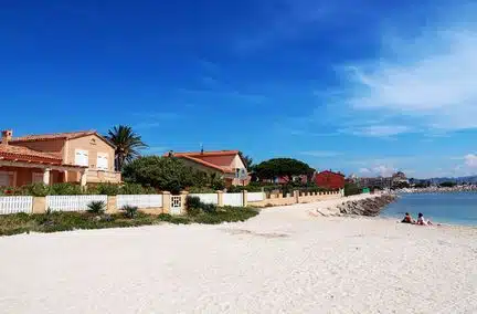 Immobilier : près de la mer, c'est (vraiment) plus cher ?