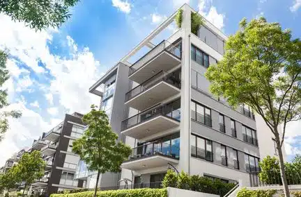 Immobilier neuf en Île-de-France : les villes où les prix explosent et celles où ils chutent
