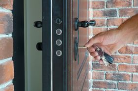 Immo : un locataire peut-il changer les serrures d'un logement ?