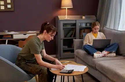 Parents isolés : pensez à cocher cette case pour profiter de votre avantage fiscal