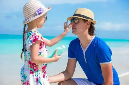 Canicule, soleil : les rayons UV responsables de 80 % des cancers de la peau !