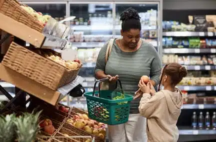 Pouvoir d'achat : qu'est-ce que la carte « famille monoparentale » ?